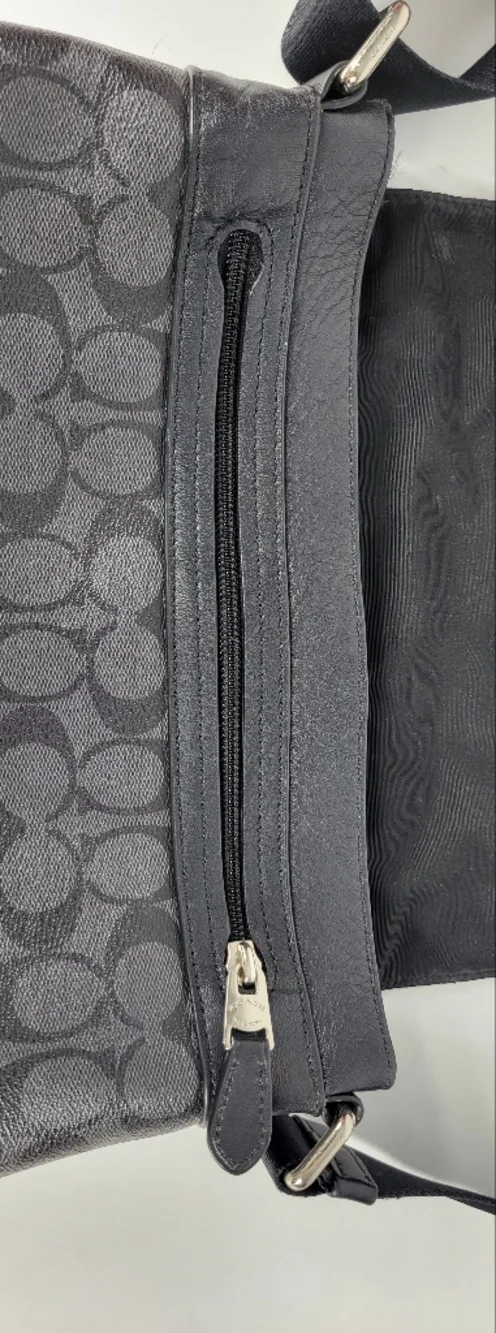 Coach Men’s Black Signature Crossbody Messenger Bag #822